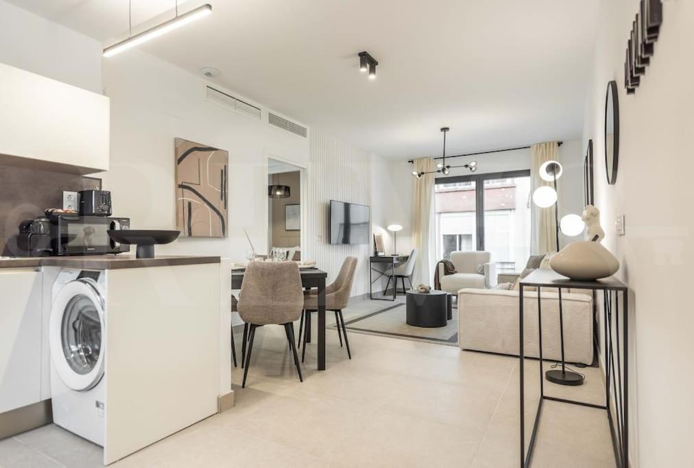 Modern Apartment With Patio & Parking By Rems Μάλαγα Εξωτερικό φωτογραφία
