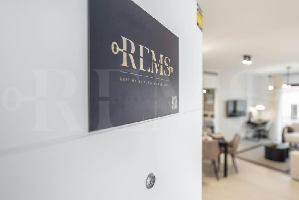 Modern Apartment With Patio & Parking By Rems Μάλαγα Εξωτερικό φωτογραφία