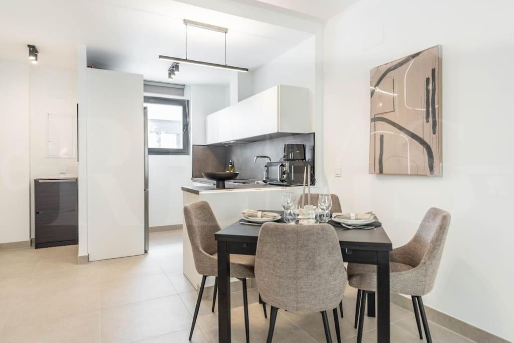 Modern Apartment With Patio & Parking By Rems Μάλαγα Εξωτερικό φωτογραφία