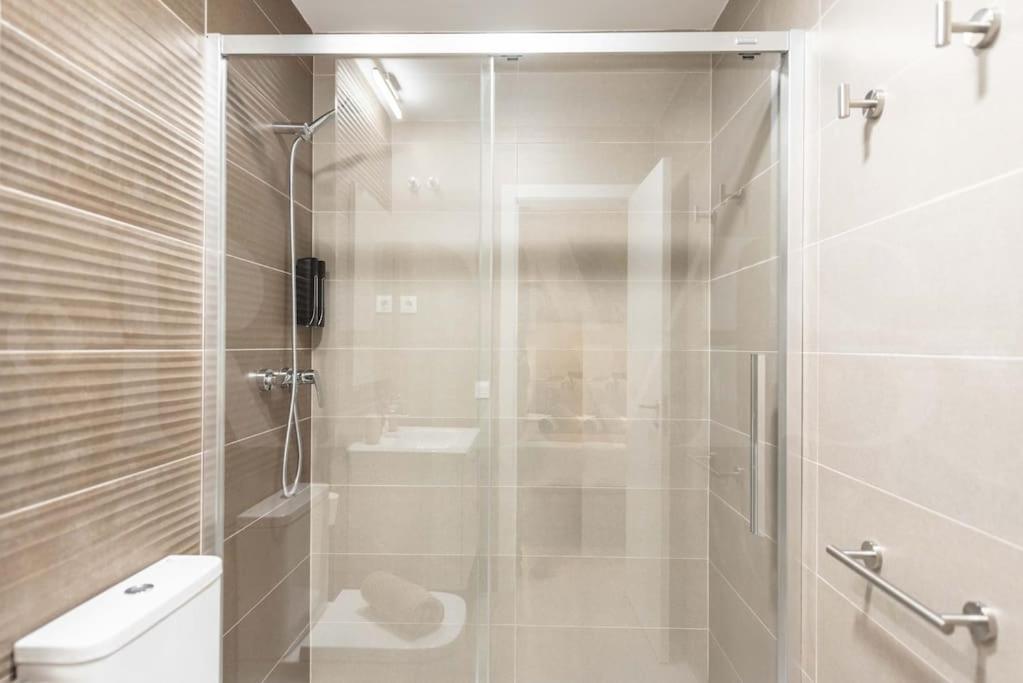 Modern Apartment With Patio & Parking By Rems Μάλαγα Εξωτερικό φωτογραφία