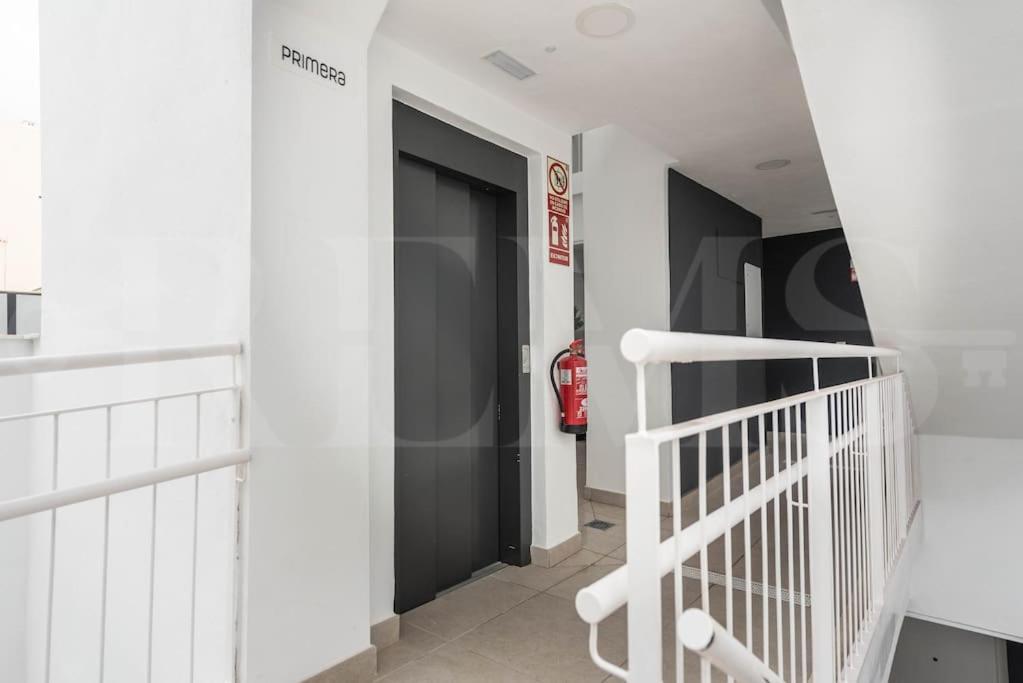 Modern Apartment With Patio & Parking By Rems Μάλαγα Εξωτερικό φωτογραφία
