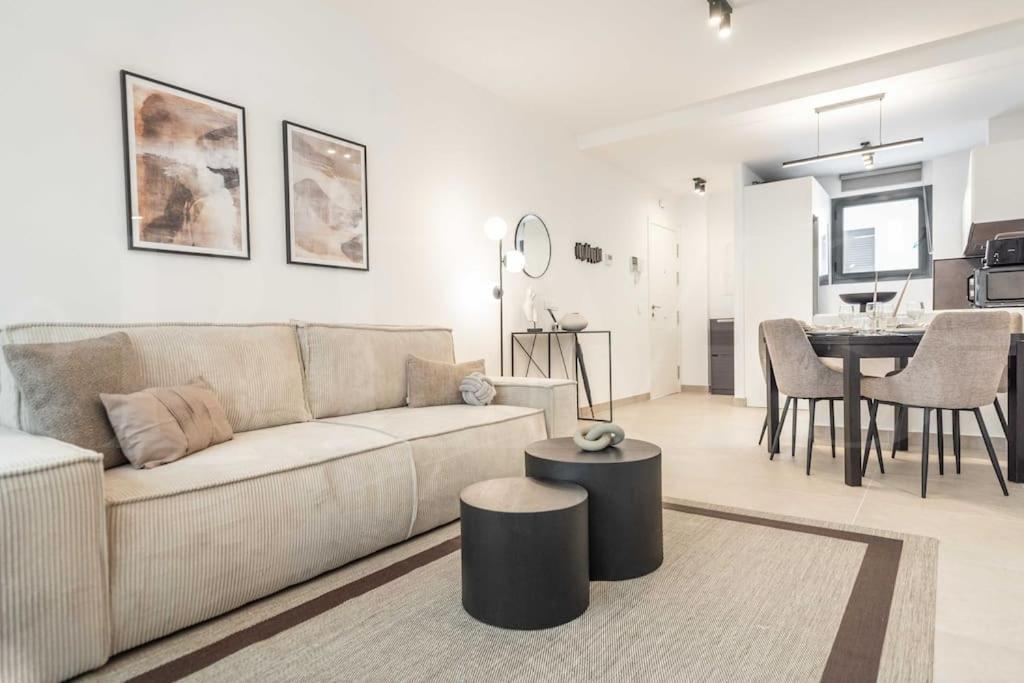 Modern Apartment With Patio & Parking By Rems Μάλαγα Εξωτερικό φωτογραφία
