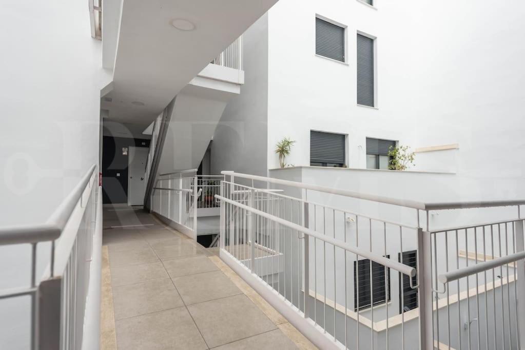 Modern Apartment With Patio & Parking By Rems Μάλαγα Εξωτερικό φωτογραφία